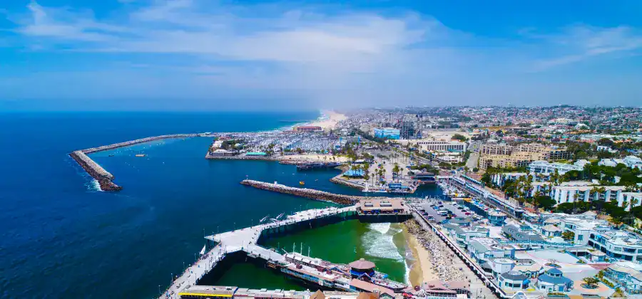 Bird's eye view of the Redondo Beach Pier